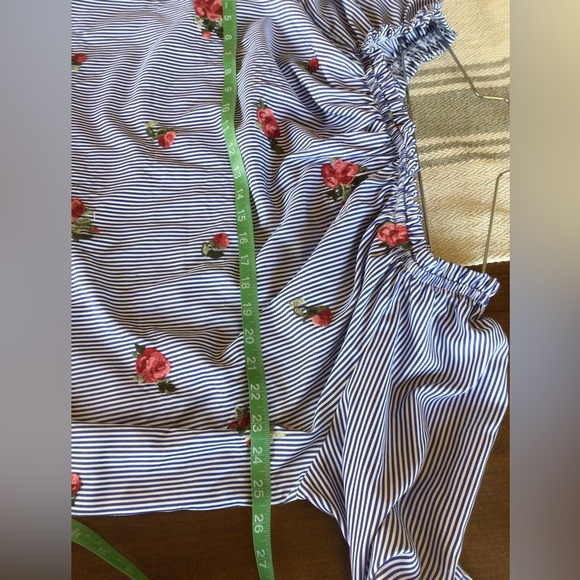 Women’s 2X Aylx blue & white striped bell sleeve top with florals - Picture 8 of 8